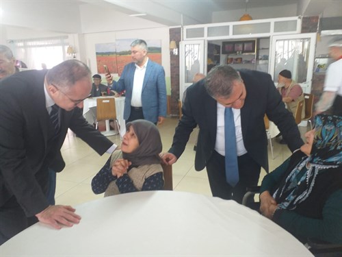 Kaymakam Adem Keleş Huzurevi Sakinlerinin Bayramını Kutladı